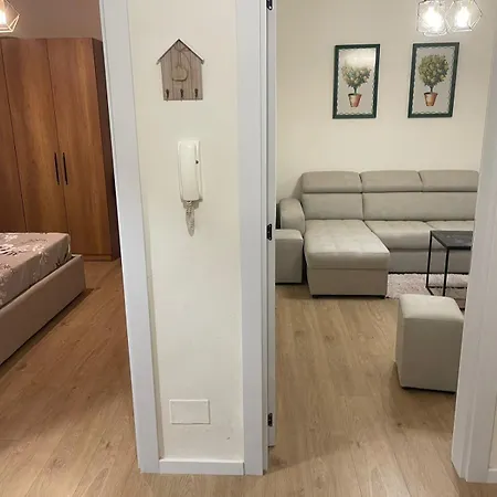 Centre Lions Gate 4 * Тирана