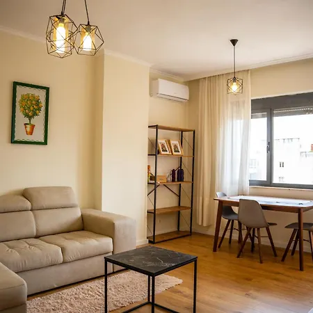 Centre Lions Gate 4 Апартаменты Тирана