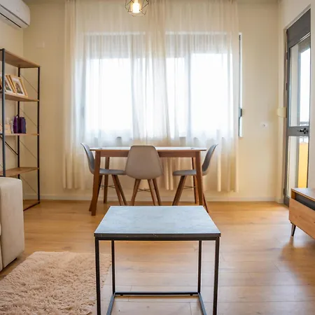 Centre Lions Gate 4 تيرانا