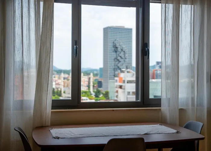 Centre Lions Gate 4 * Tirana